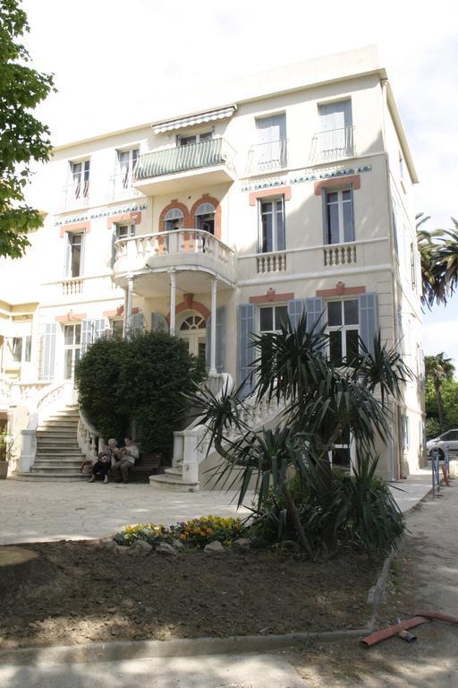 Le Poseidon Hotel ลาแซน-ซูร์-แมร์ ภายนอก รูปภาพ